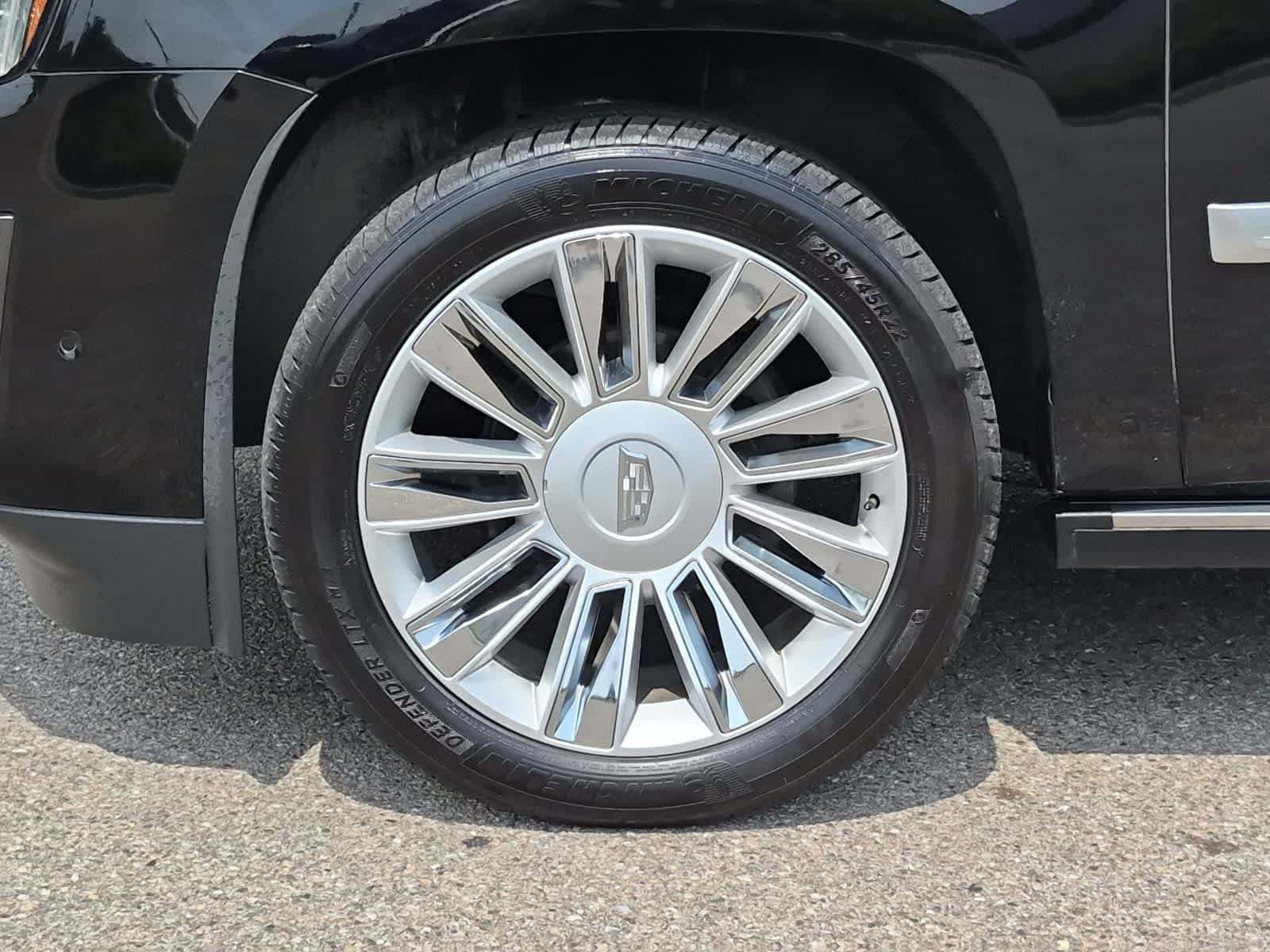 Used 2018 Cadillac Escalade Platinum AWD/4WD image 14