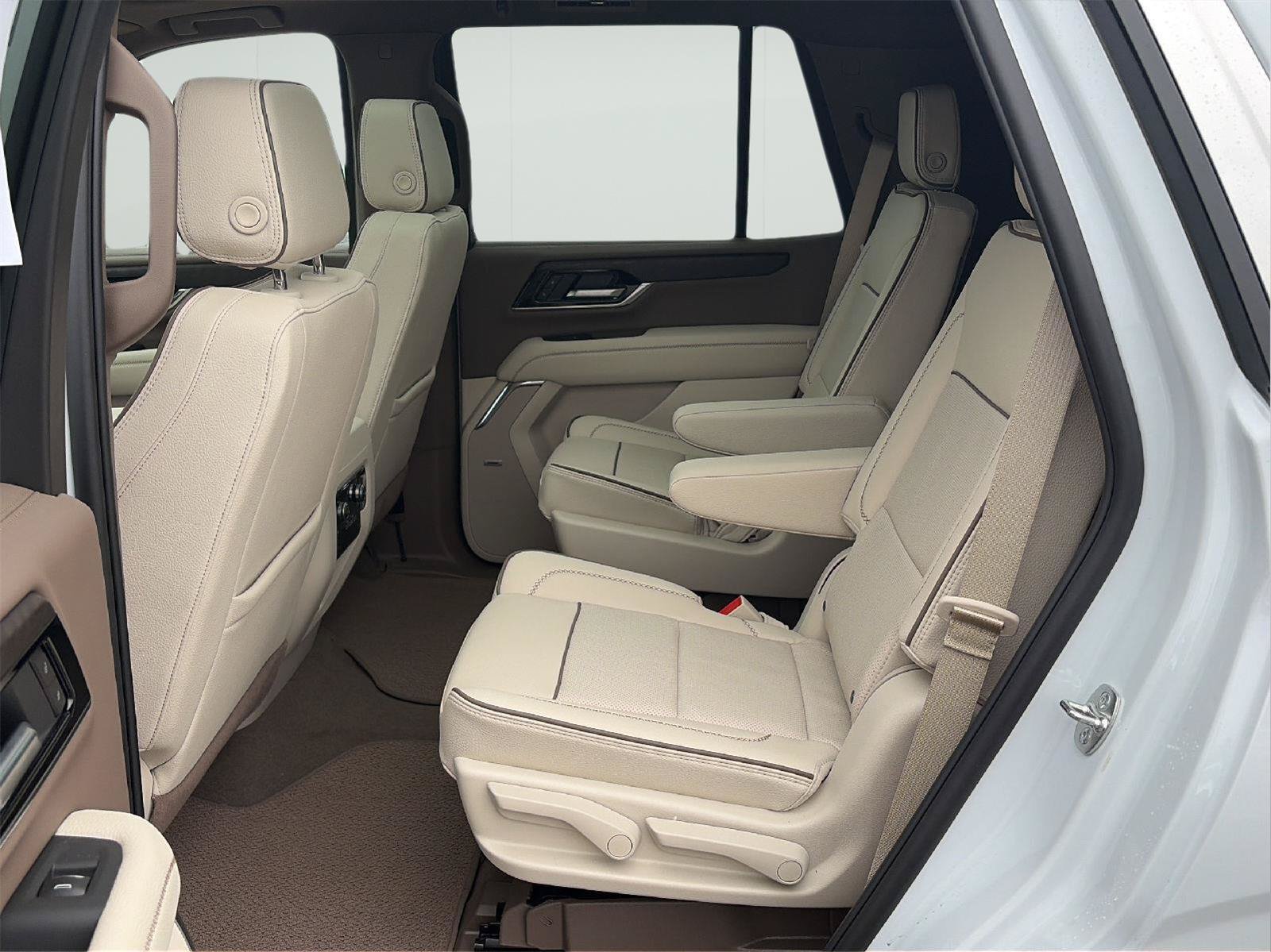 Certified 2026 GMC Yukon Denali w/ Sun & Power Step Package AWD/4WD image 14