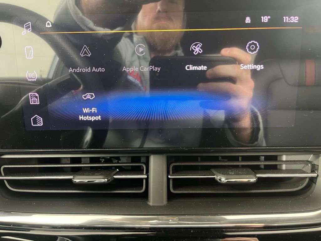 New 2026 Chevrolet Trax RS w/ Sunroof Package image 30