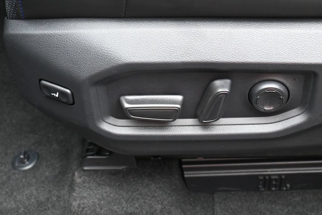 Used 2024 Toyota Tundra Platinum AWD/4WD image 10