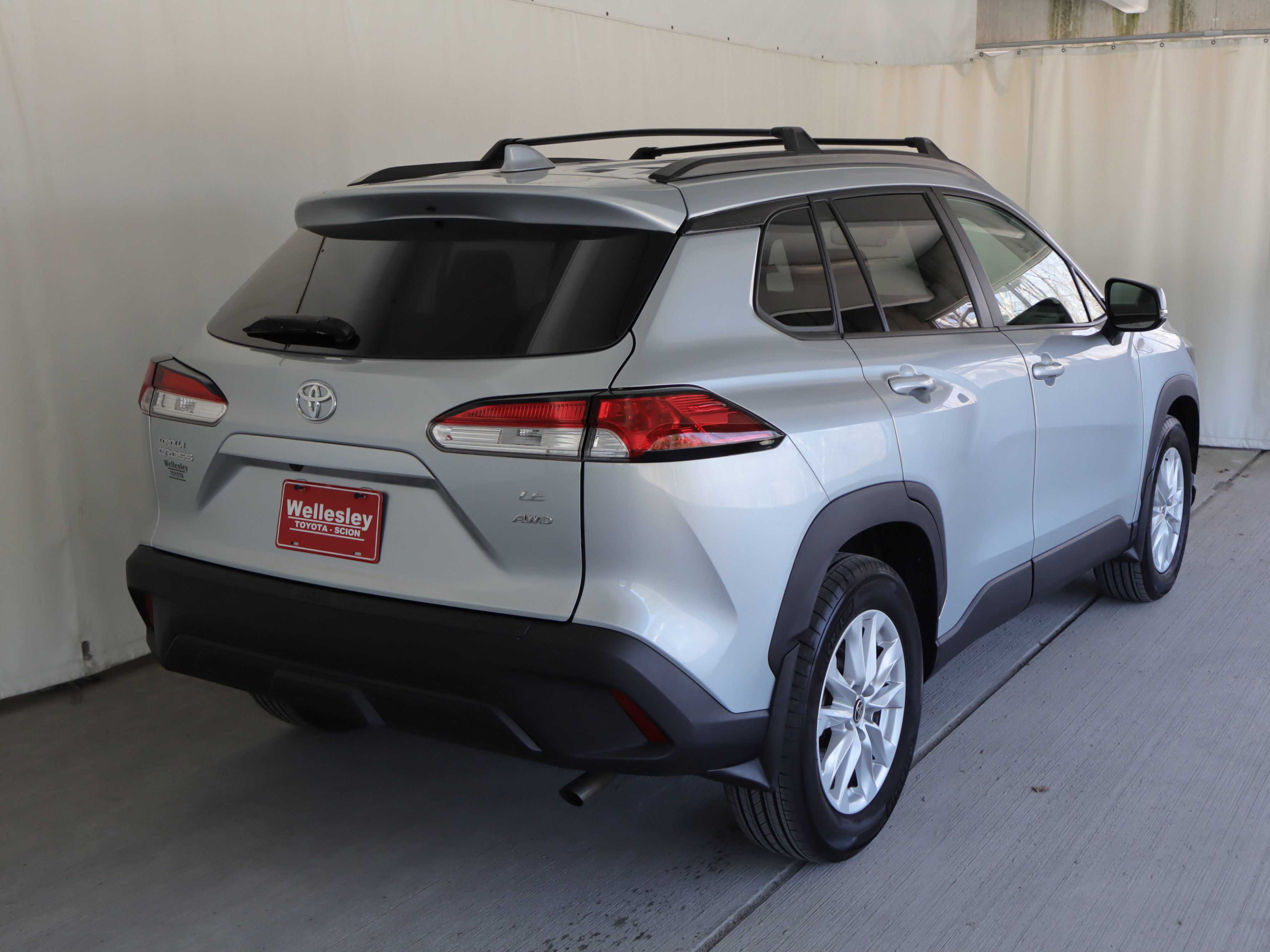 Used 2023 Toyota Corolla Cross LE w/ Moonroof Package image 7