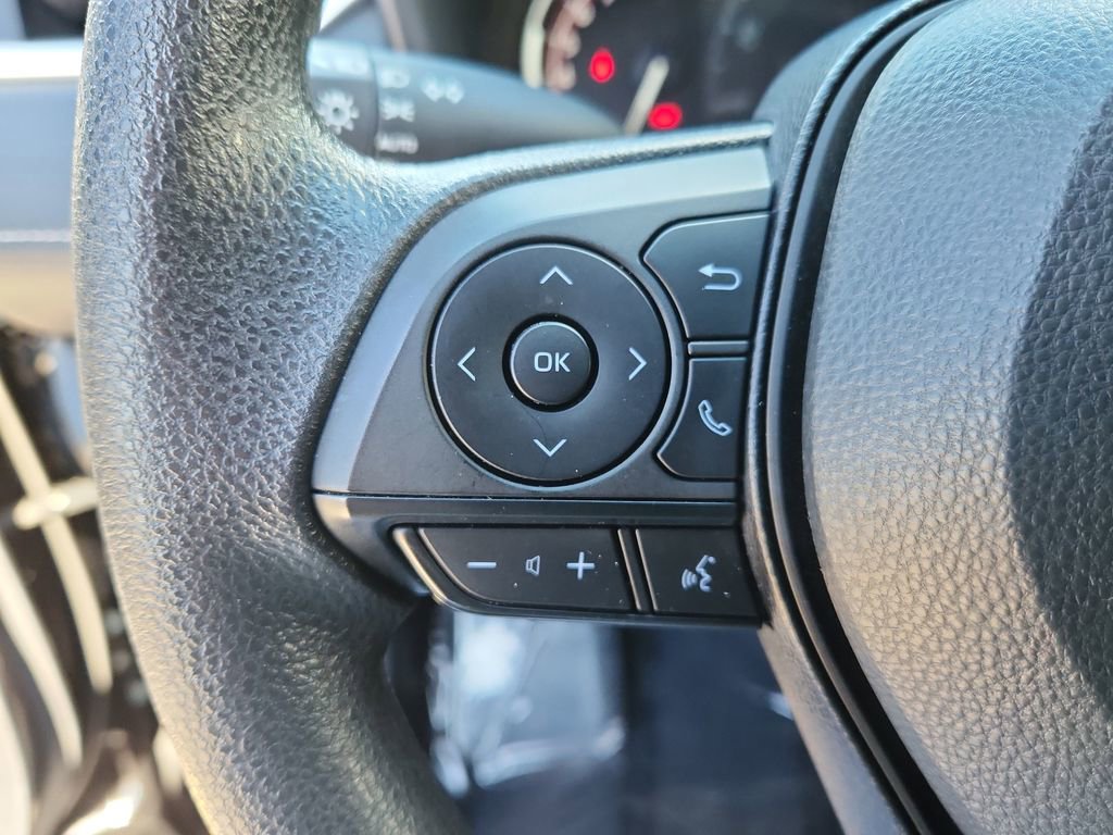 Used 2025 Toyota RAV4 XLE image 21