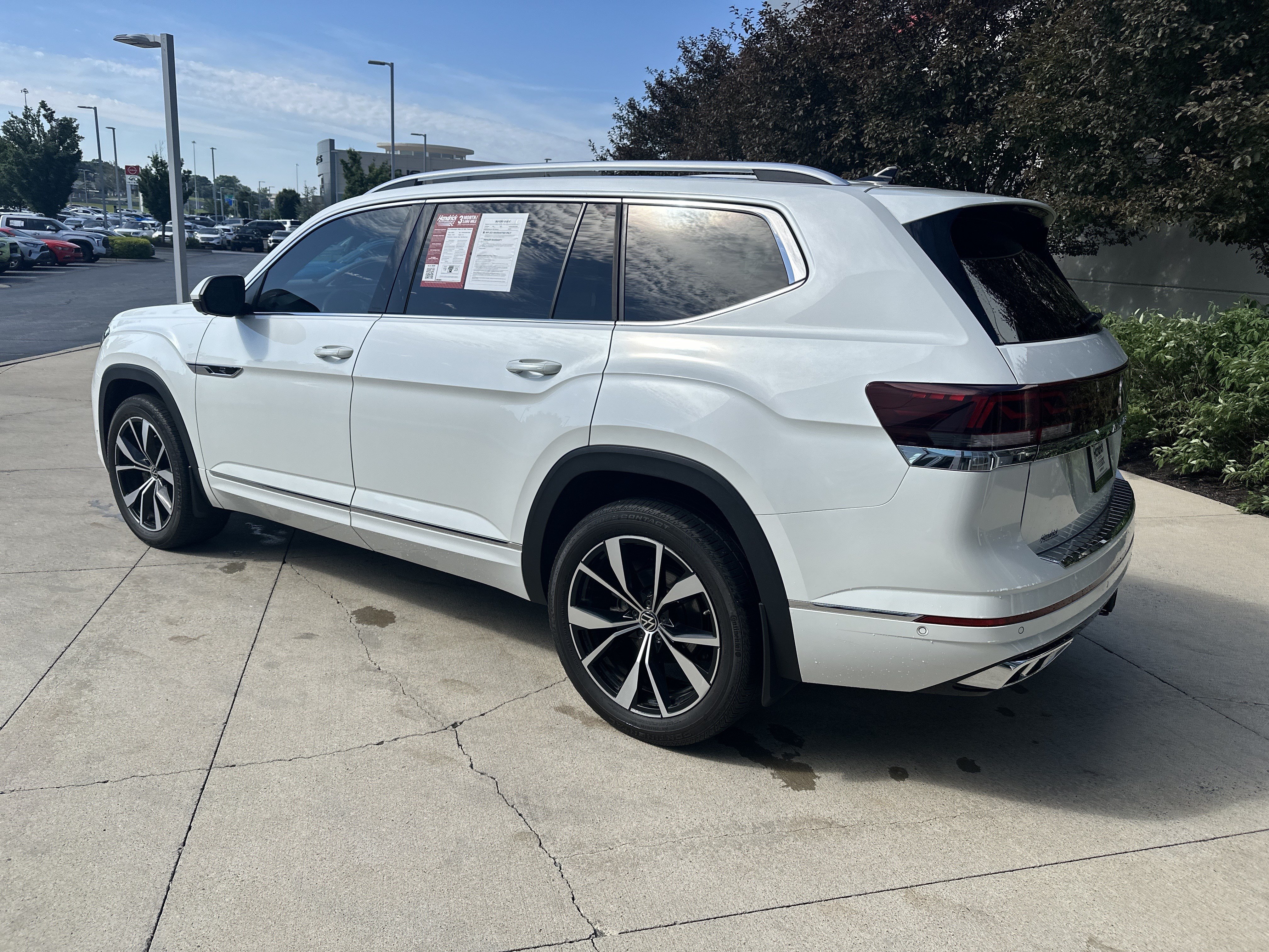 Used 2024 Volkswagen Atlas SEL Premium R-Line AWD/4WD image 7