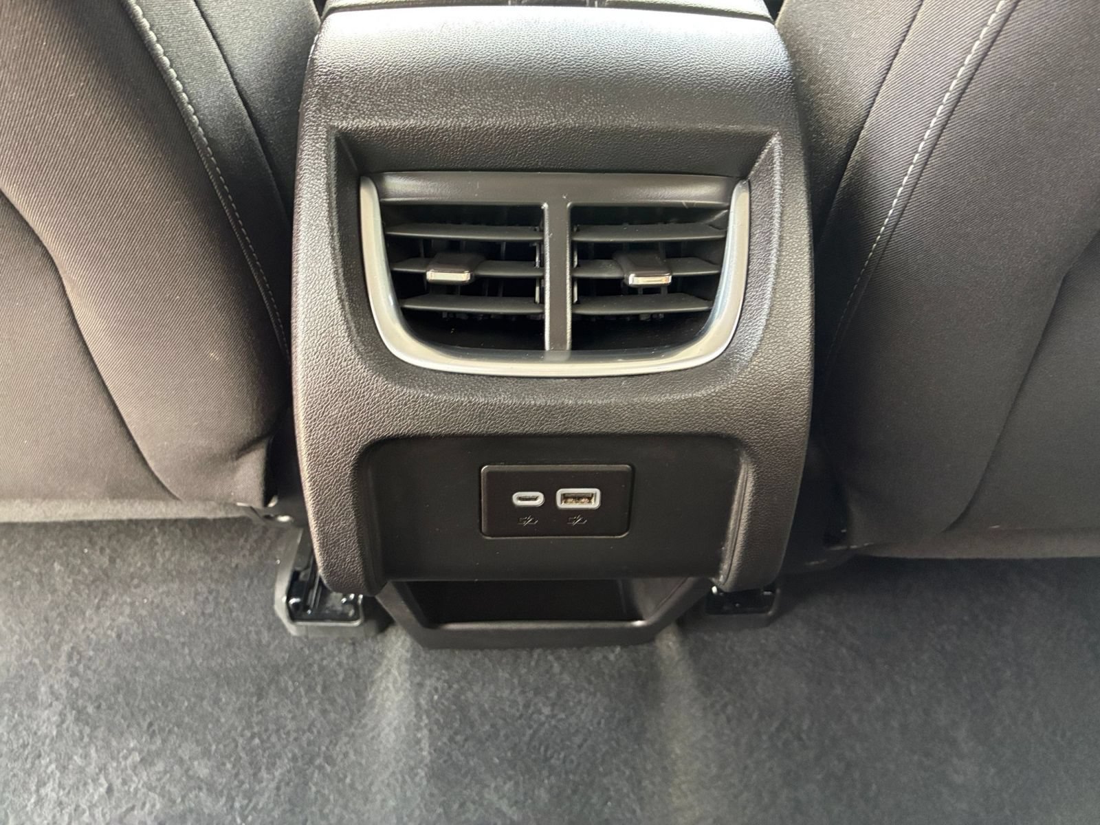 Used 2025 Chevrolet Blazer LT FWD image 23