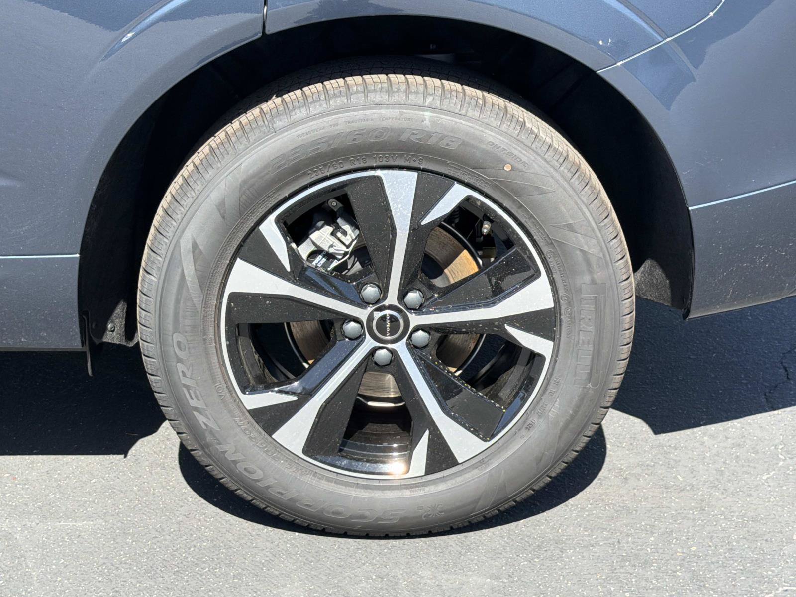 New 2027 Volvo XC60 B5 Core AWD/4WD image 23