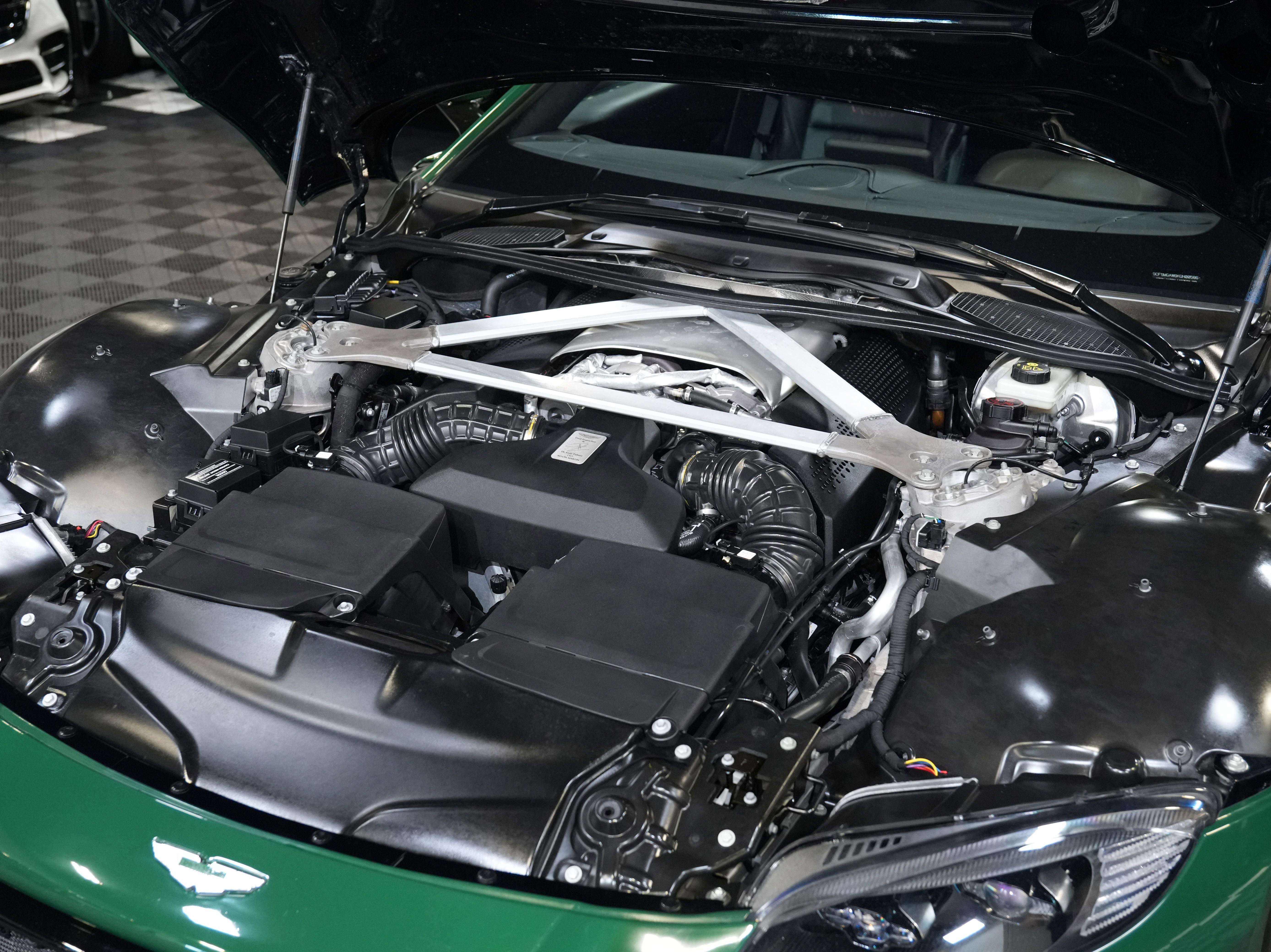 Used 2019 Aston Martin V8 Vantage Coupe RWD image 40