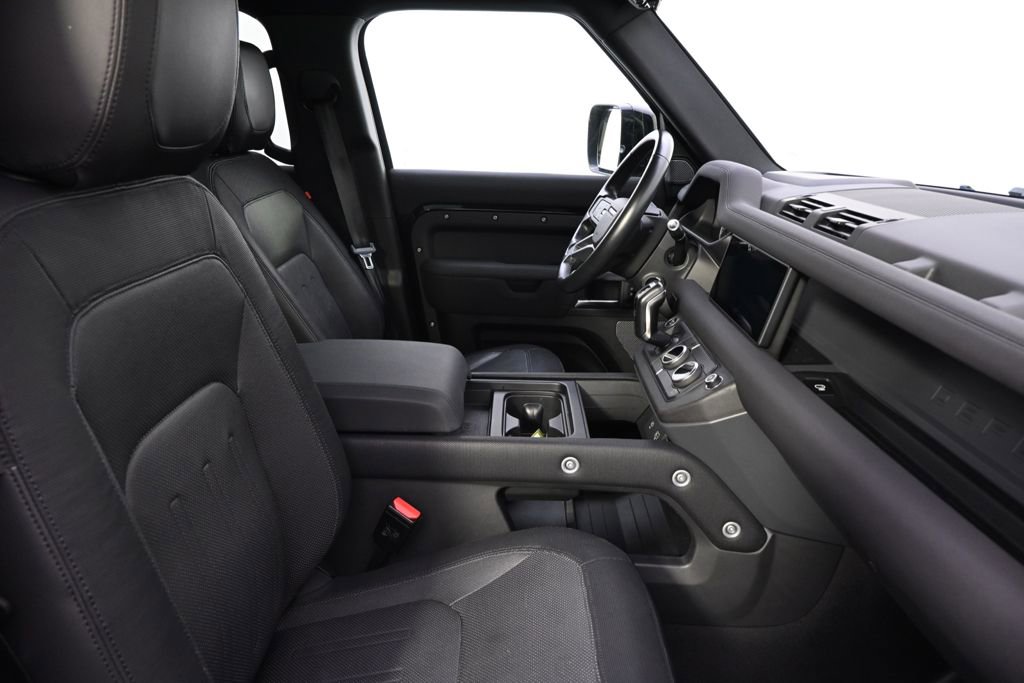 Used 2022 Land Rover Defender 110 X-Dynamic SE AWD/4WD image 16