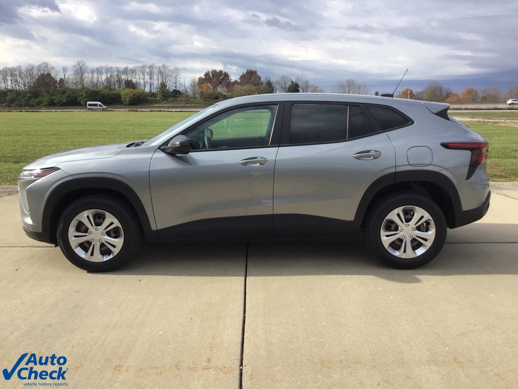 Used 2024 Chevrolet Trax LS w/ Driver Confidence Package image 7