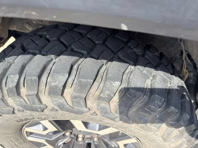 Used 2018 Toyota Tacoma TRD Off-Road w/ Technology Package AWD/4WD image 19