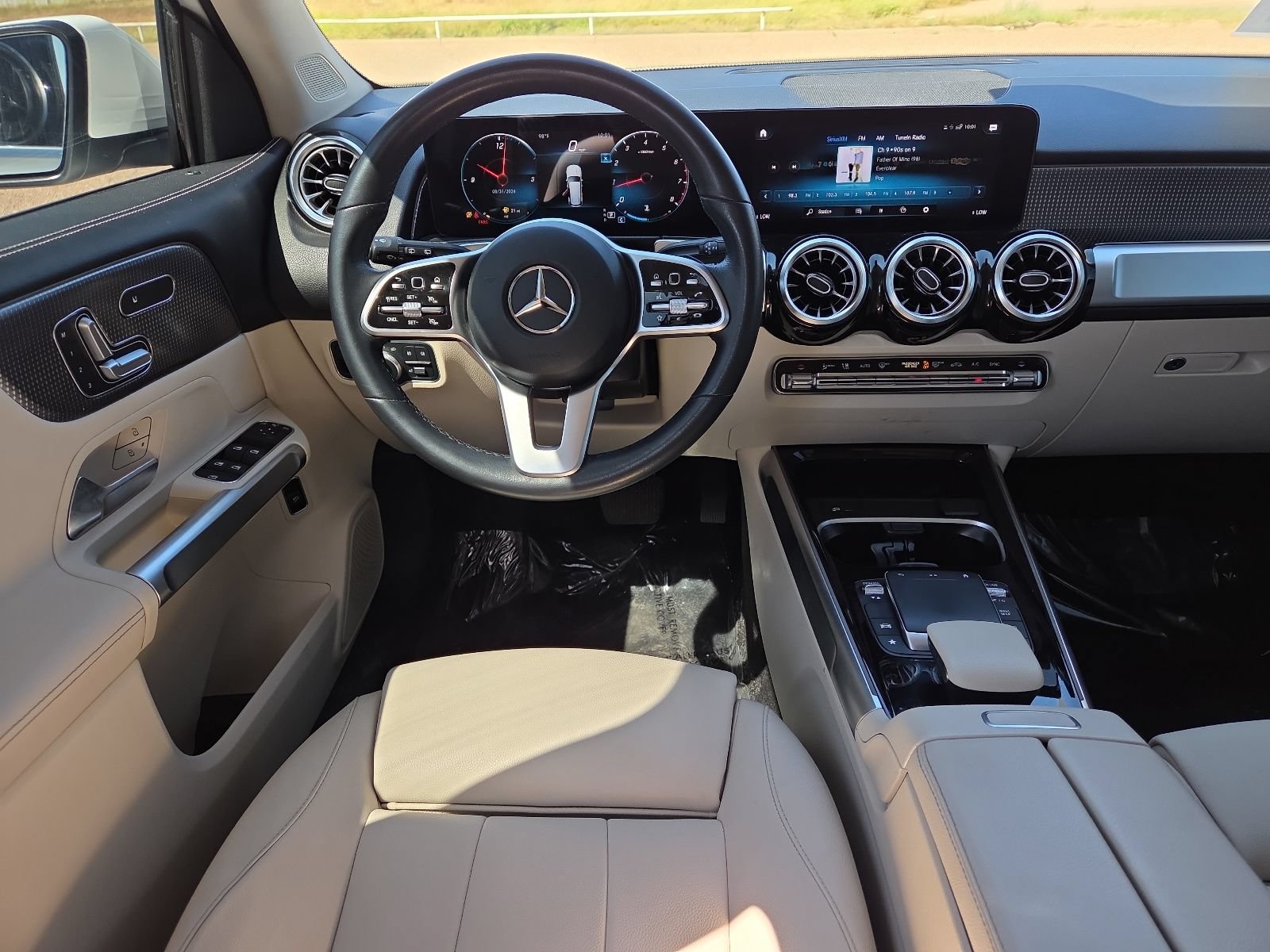 Used 2022 Mercedes-Benz GLB 250 4MATIC w/ Premium Package Lite image 19