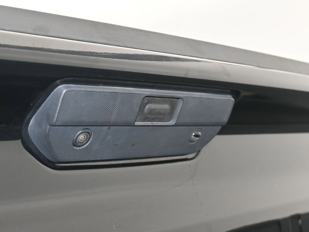 Used 2020 Chevrolet Silverado 1500 Custom w/ Custom Value Package image 31