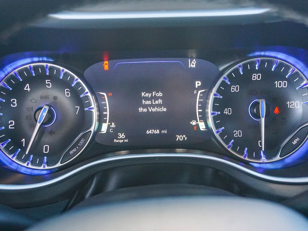 Used 2024 Chrysler Pacifica Touring-L FWD image 22