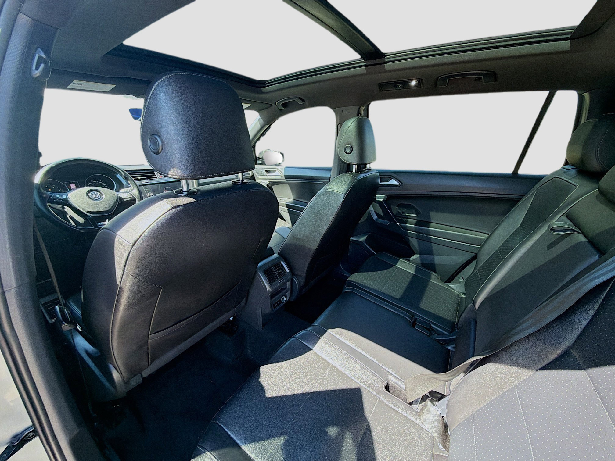 Used 2020 Volkswagen Tiguan SE R-Line image 22