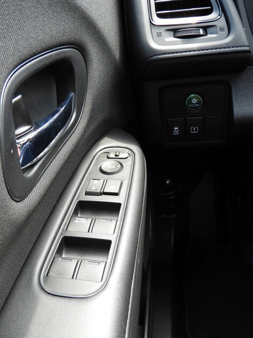 Used 2019 Honda HR-V Sport image 16