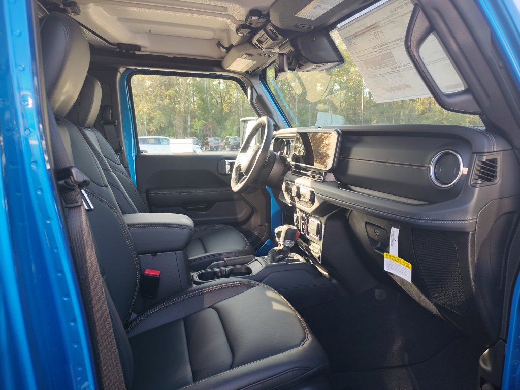 New 2025 Jeep Gladiator Sport w/ Premium Package AWD/4WD image 25