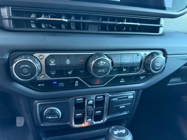 Used 2024 Jeep Wrangler Unlimited Sahara image 21