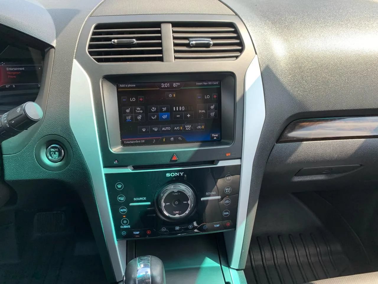 Used 2015 Ford Explorer Limited w/ Equipment Group 302A FWD image 13
