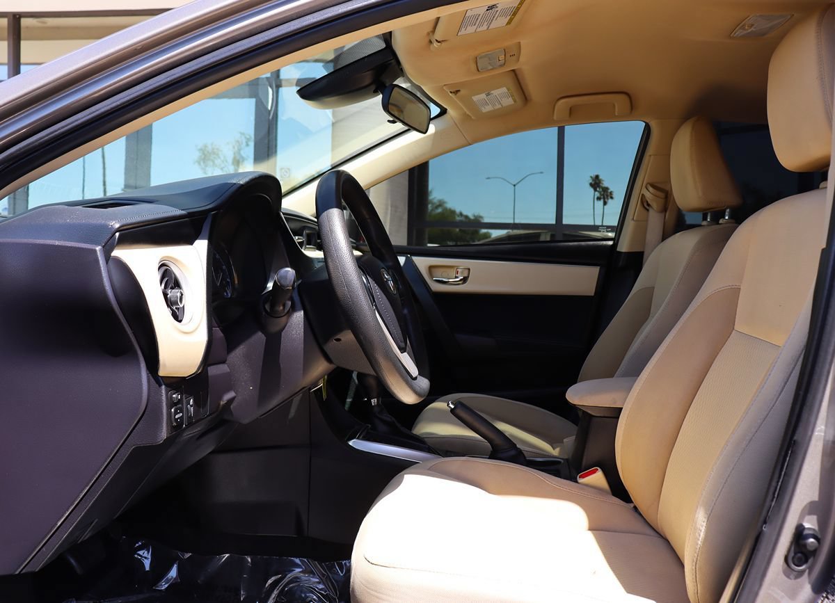 Used 2018 Toyota Corolla LE w/ Carpet Mat Package (TMS) FWD image 37