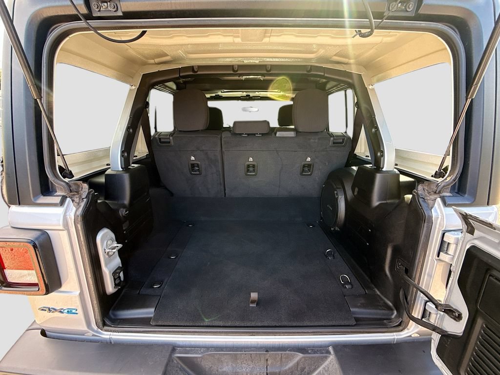 Used 2023 Jeep Wrangler Unlimited AWD/4WD image 30