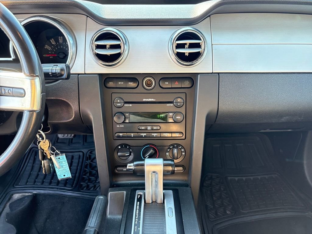 Used 2007 Ford Mustang Convertible image 22