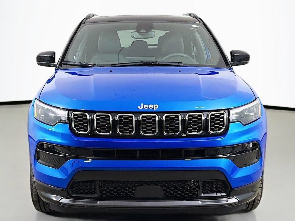 Used 2025 Jeep Compass Limited w/ Elite Group AWD/4WD image 15