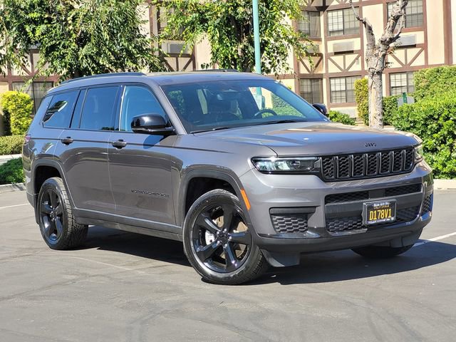 Used 2022 Jeep Grand Cherokee L Laredo AWD/4WD image 2