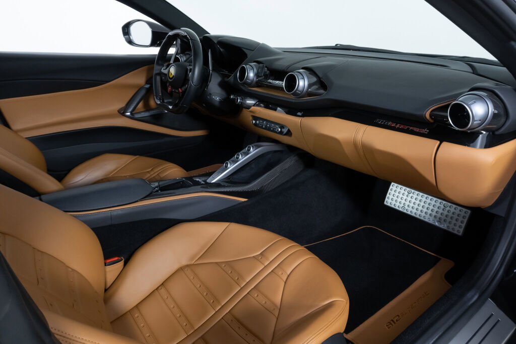Used 2020 Ferrari 812 Superfast image 40