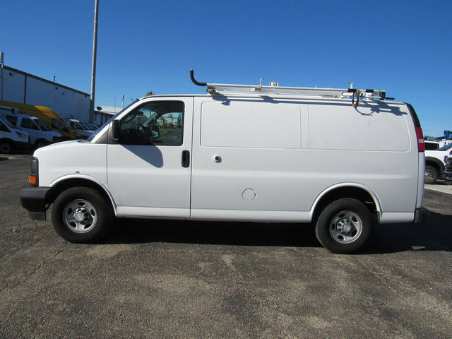 Used 2017 Chevrolet Express 2500 RWD image 5