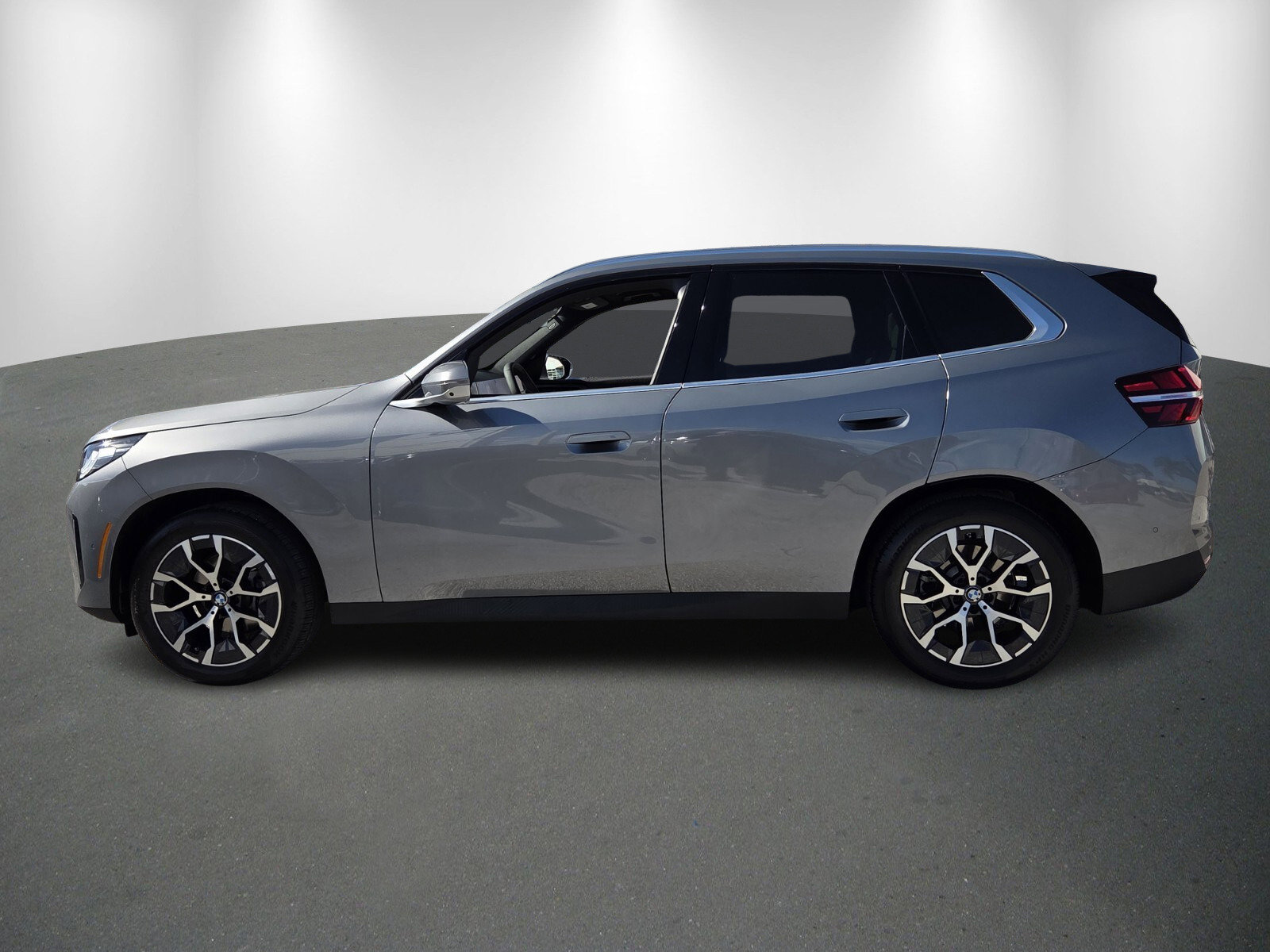 Certified 2025 BMW X3 xDrive30i w/ Premium Package image 4