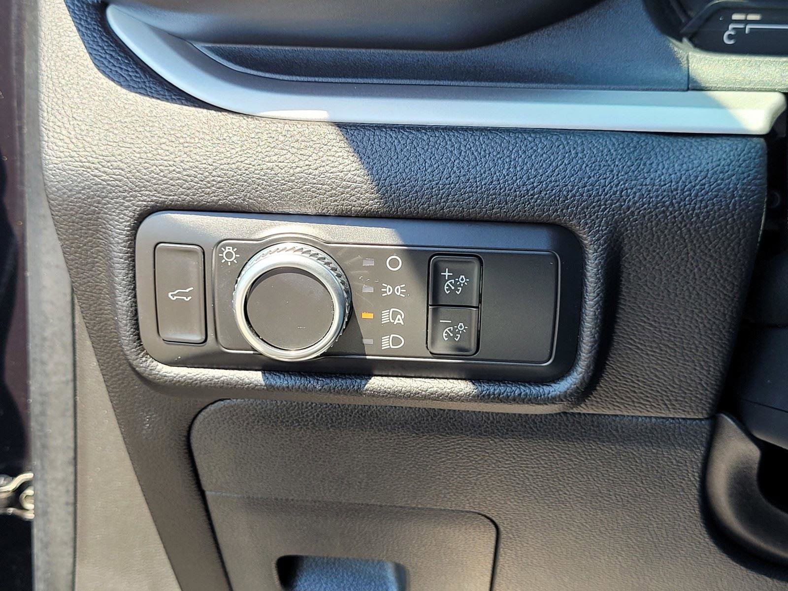 Used 2022 Ford Explorer XLT RWD image 31
