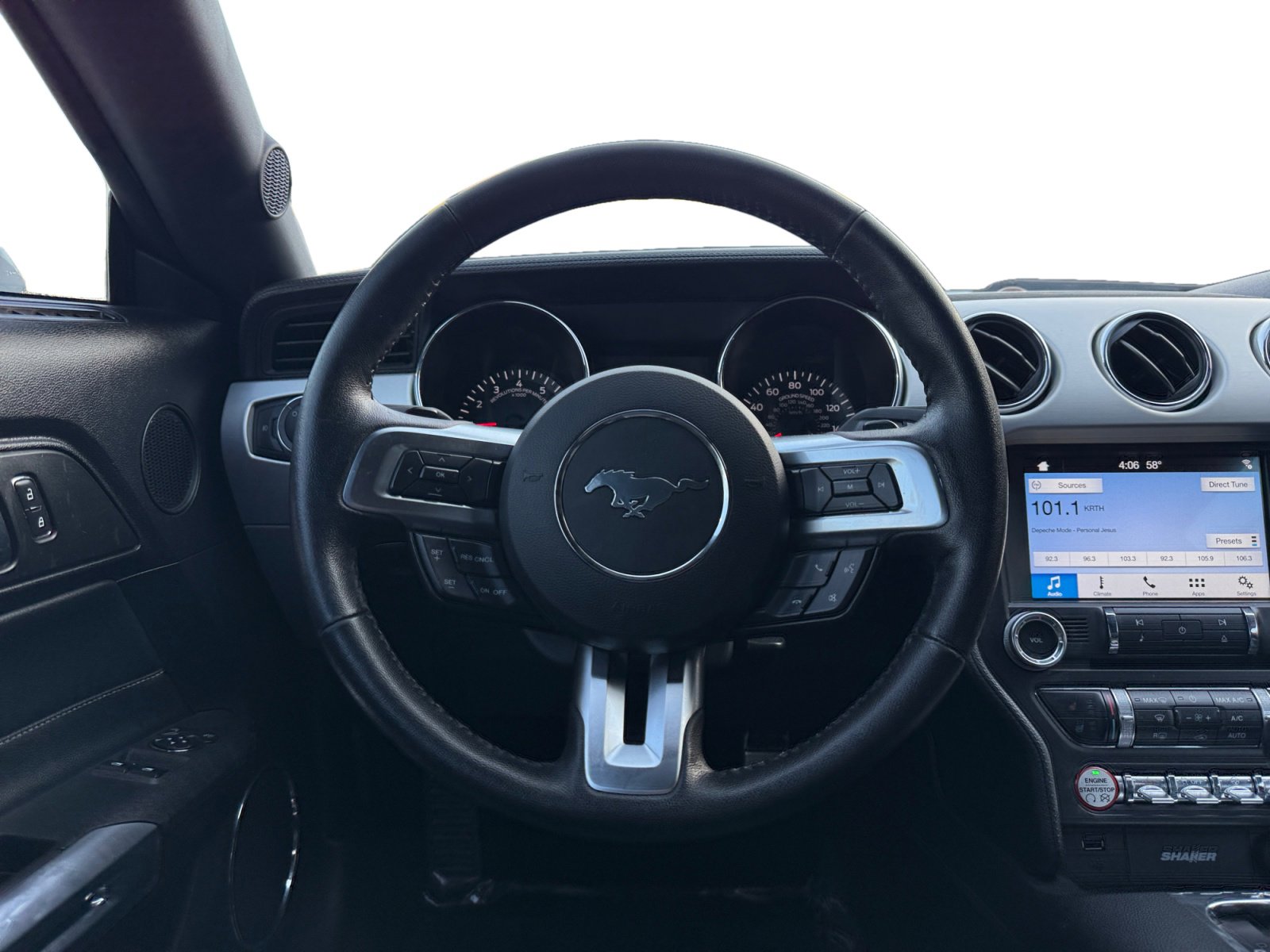 Used 2017 Ford Mustang Premium image 12