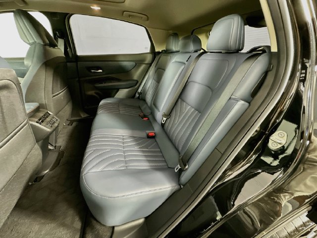 Used 2024 Nissan Ariya AWD image 27