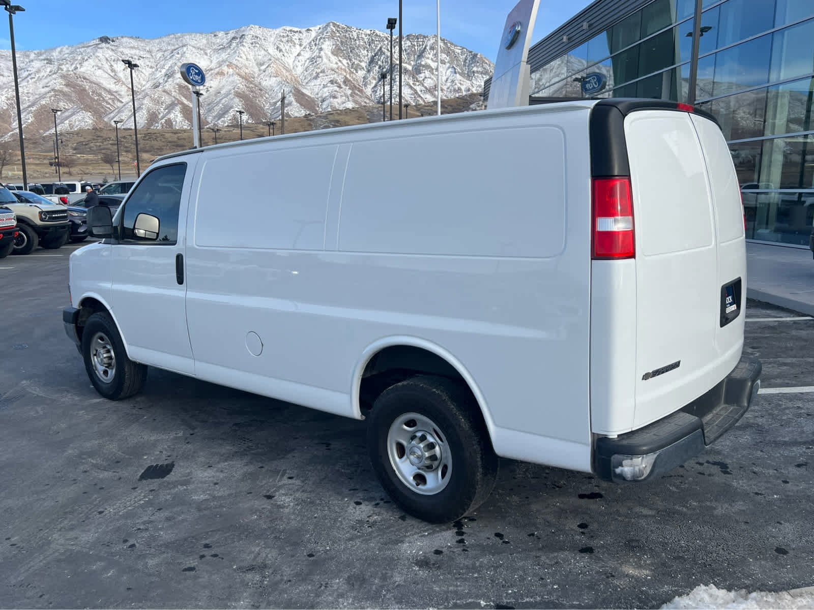 Used 2021 Chevrolet Express 2500 w/ Driver Convenience Package image 11
