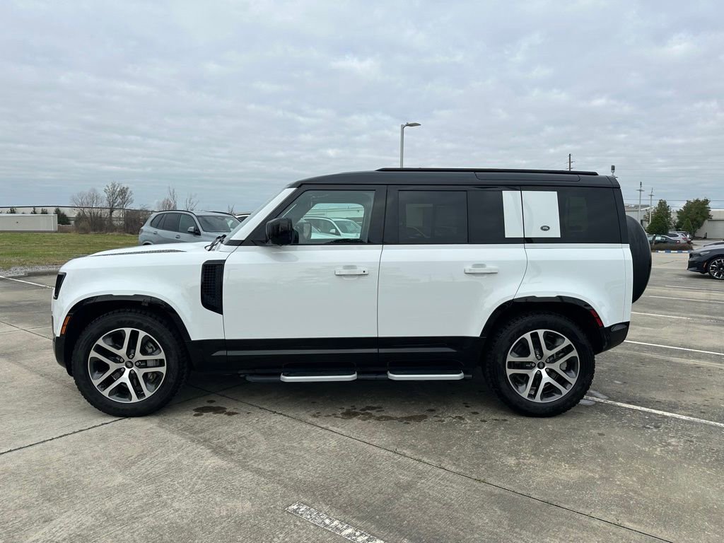 Used 2024 Land Rover Defender 110 X-Dynamic SE image 8