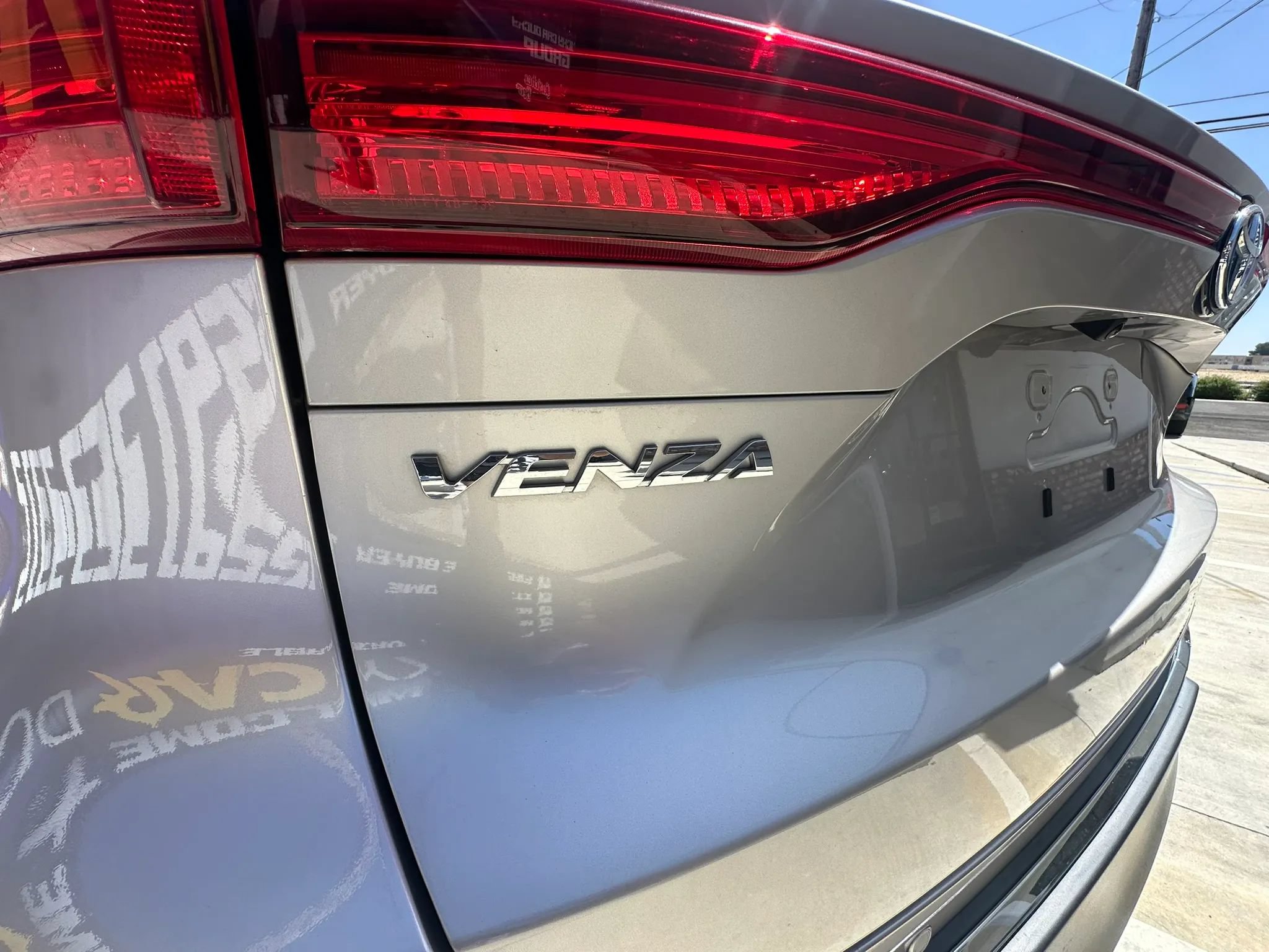 Used 2021 Toyota Venza XLE AWD/4WD image 5