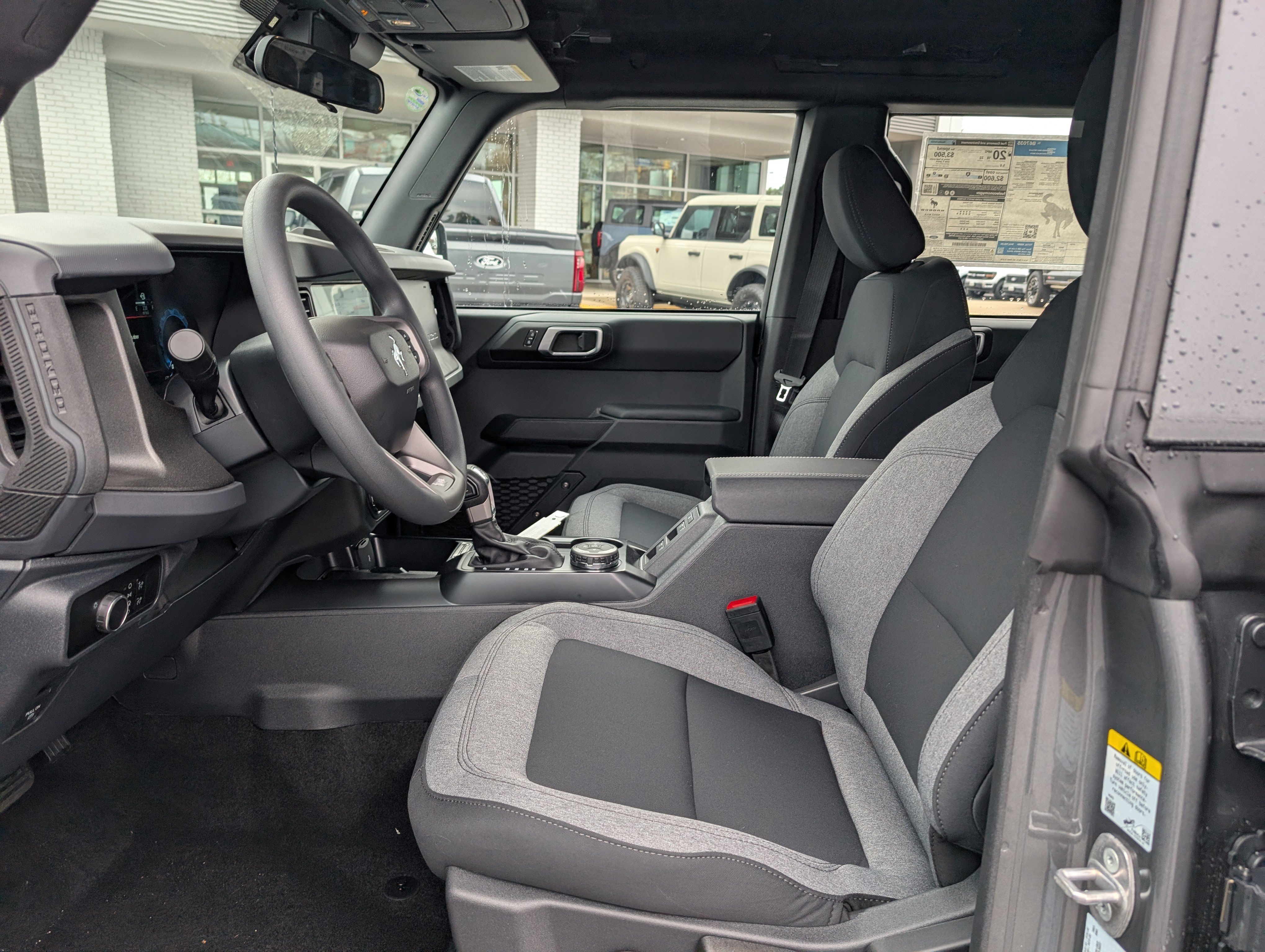 New 2025 Ford Bronco 4-Door AWD/4WD image 18