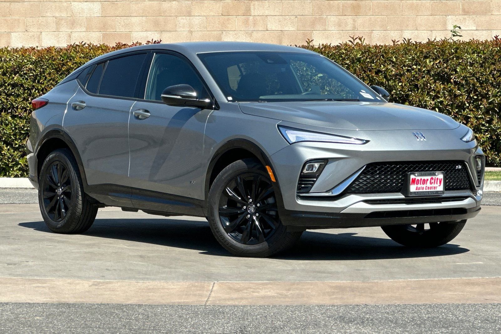 Certified 2025 Buick Envista Sport Touring image 2