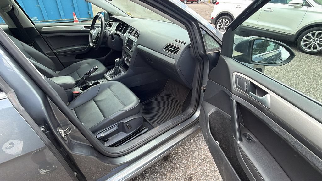Used 2015 Volkswagen Golf TDI S FWD image 25