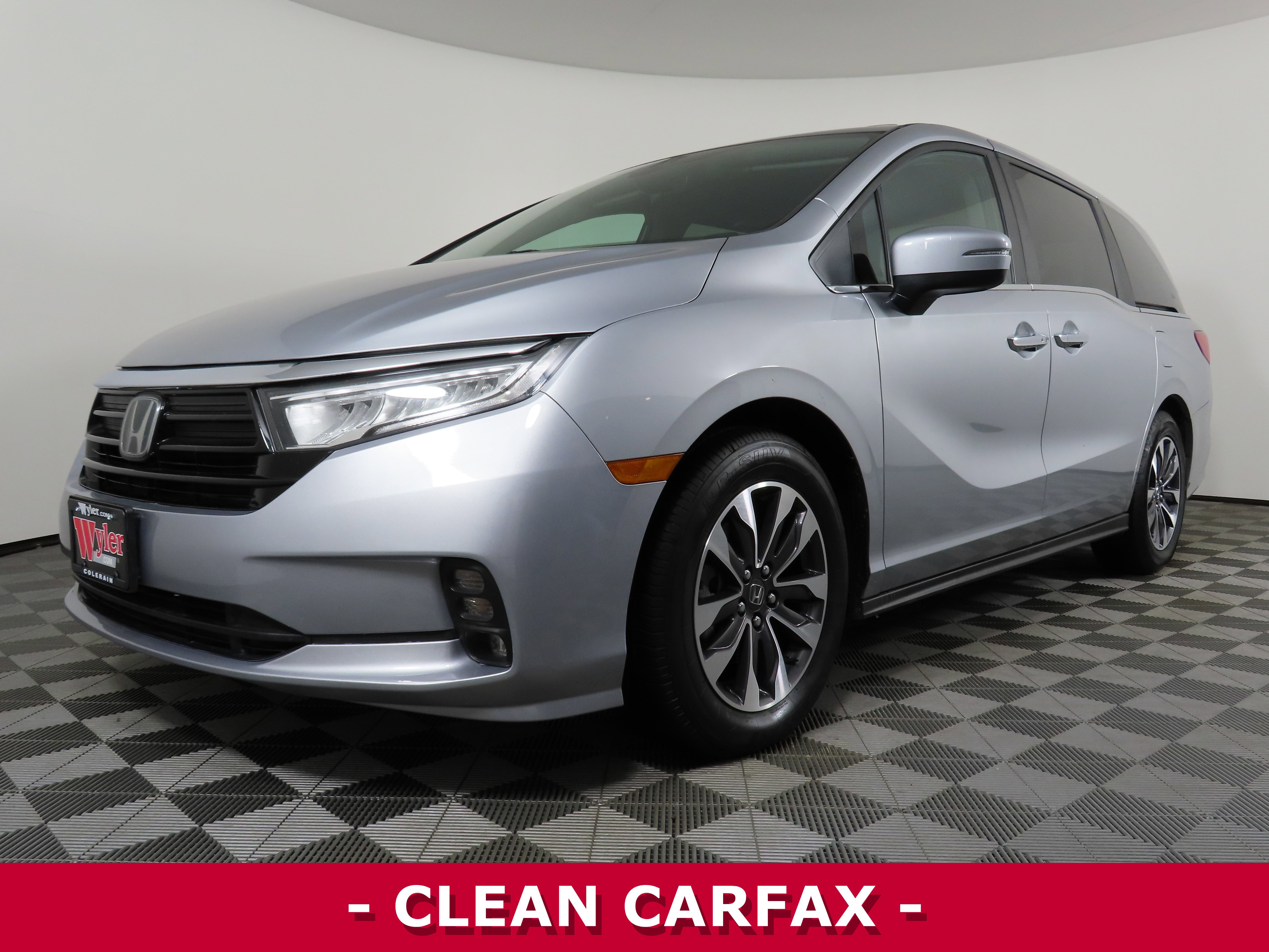 Used 2024 Honda Odyssey EX-L image 3