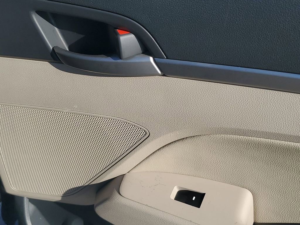 Used 2017 Hyundai Elantra Value Edition image 48