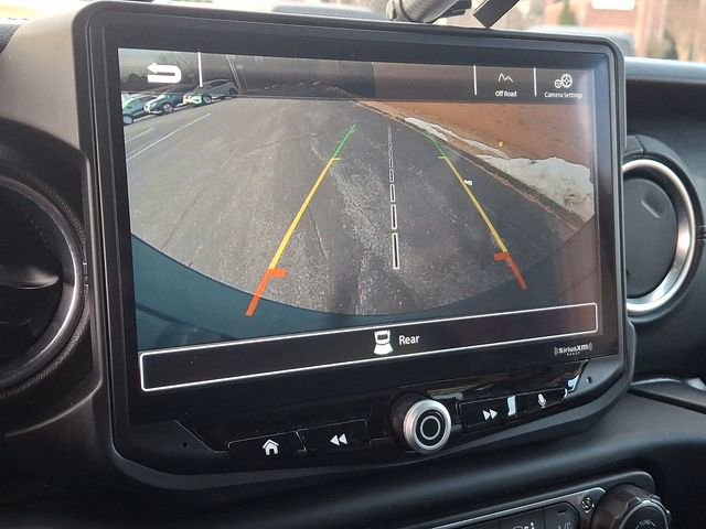 Used 2018 Jeep Wrangler Unlimited Sahara image 18