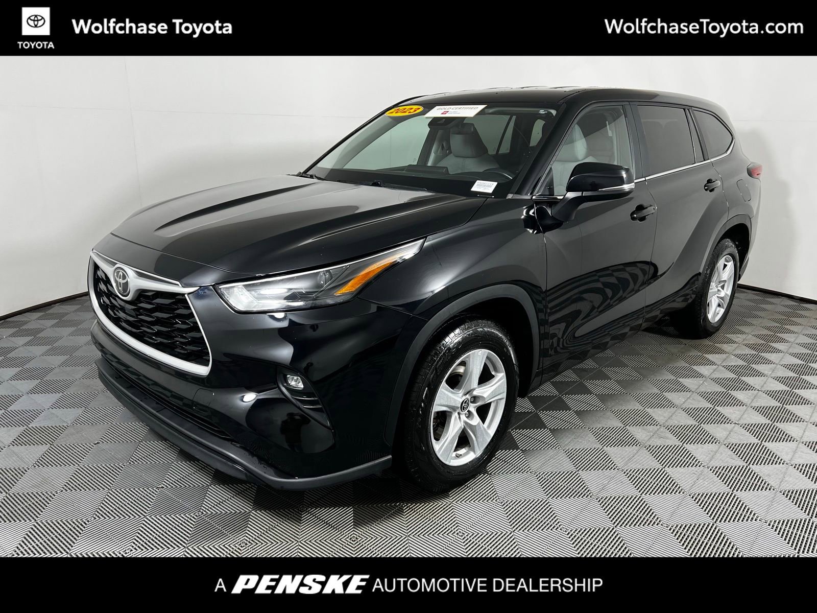 Certified 2023 Toyota Highlander LE image 1