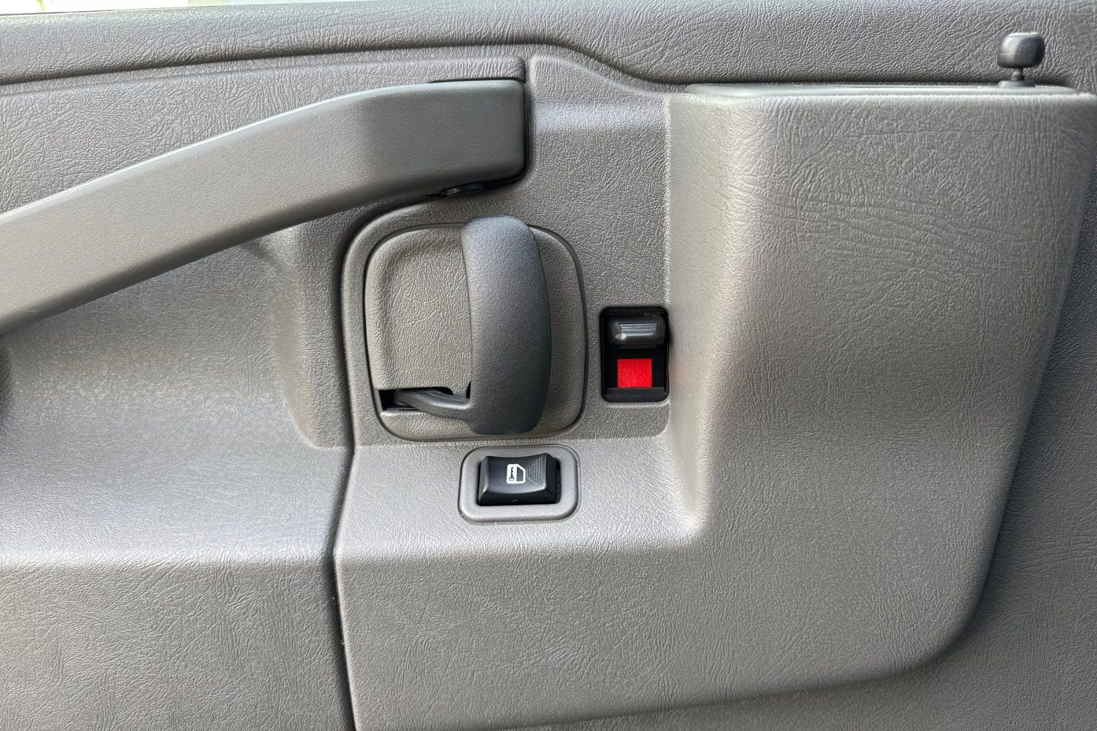 Used 2024 Chevrolet Express 2500 w/ Driver Convenience Package image 10