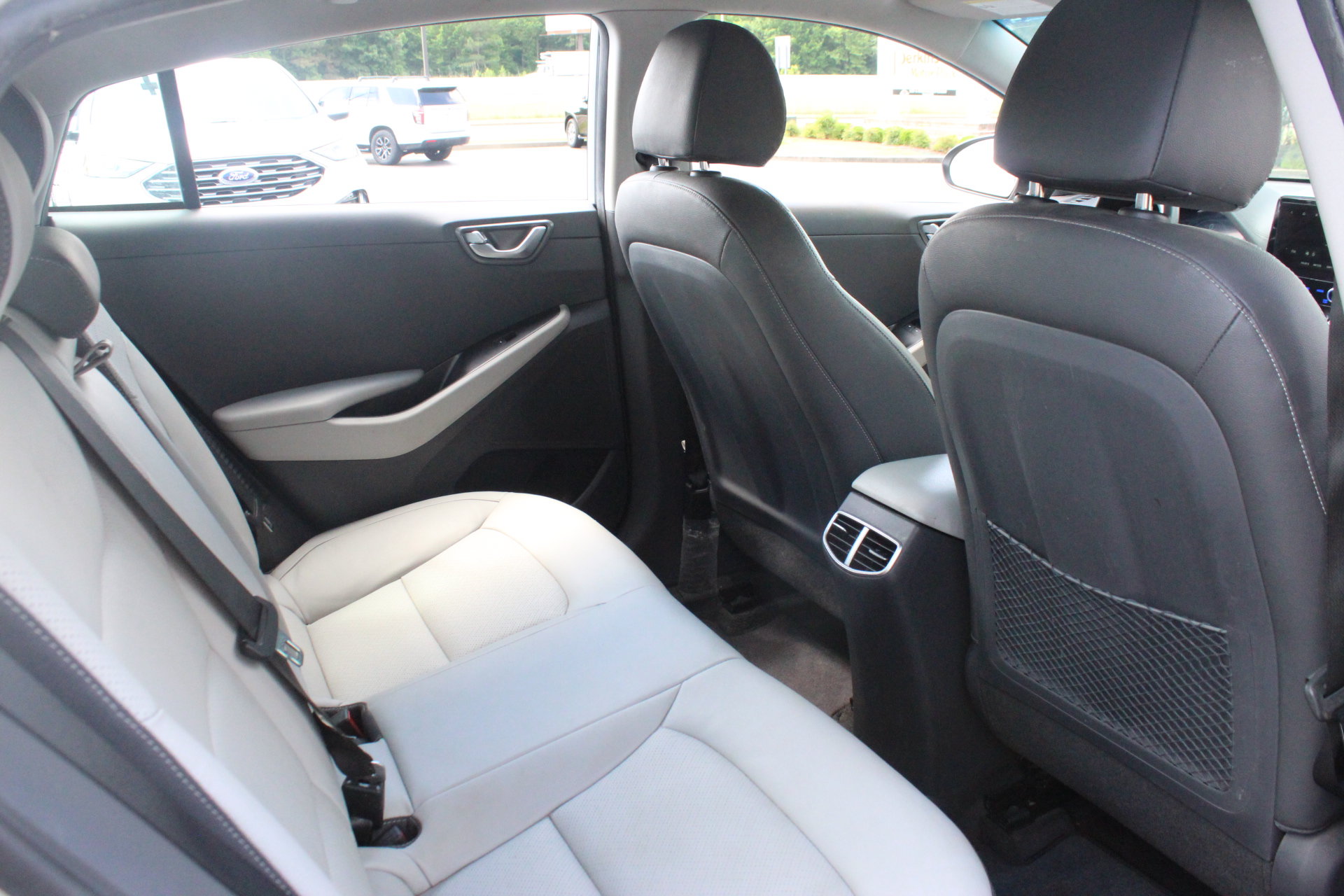 Used 2022 Hyundai Ioniq Limited FWD image 32