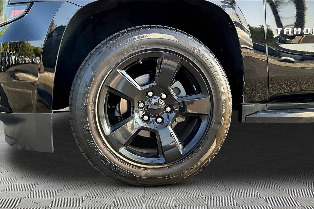 Used 2018 Chevrolet Tahoe LT w/ Luxury Package RWD image 33