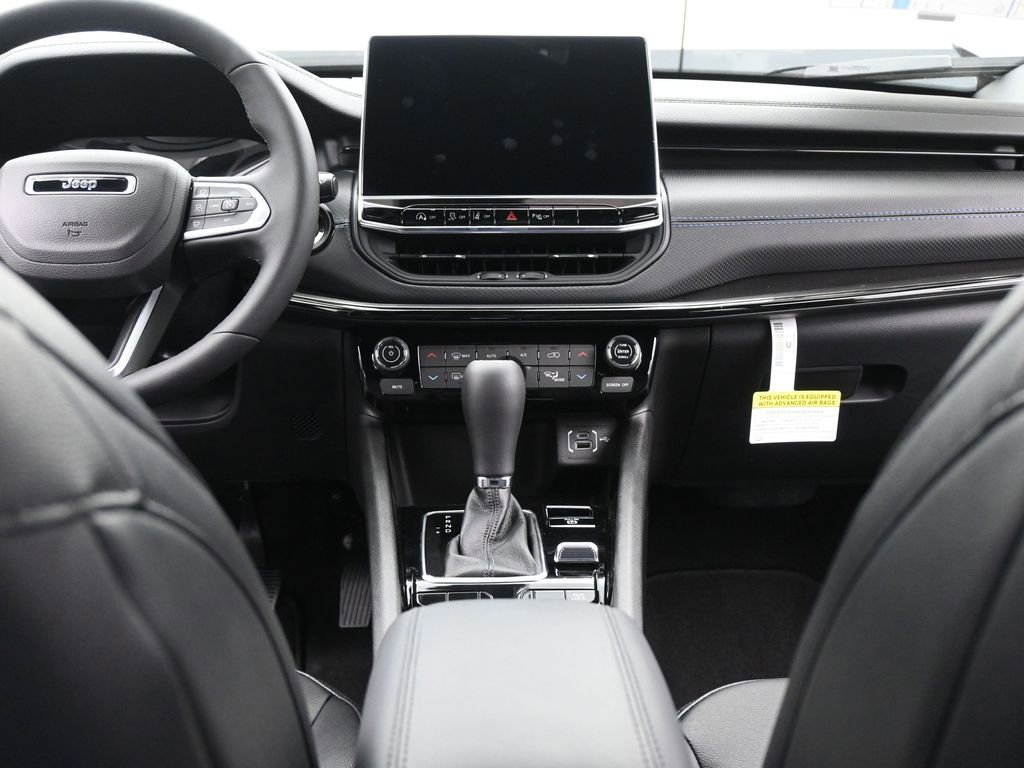 New 2026 Jeep Compass Limited image 25