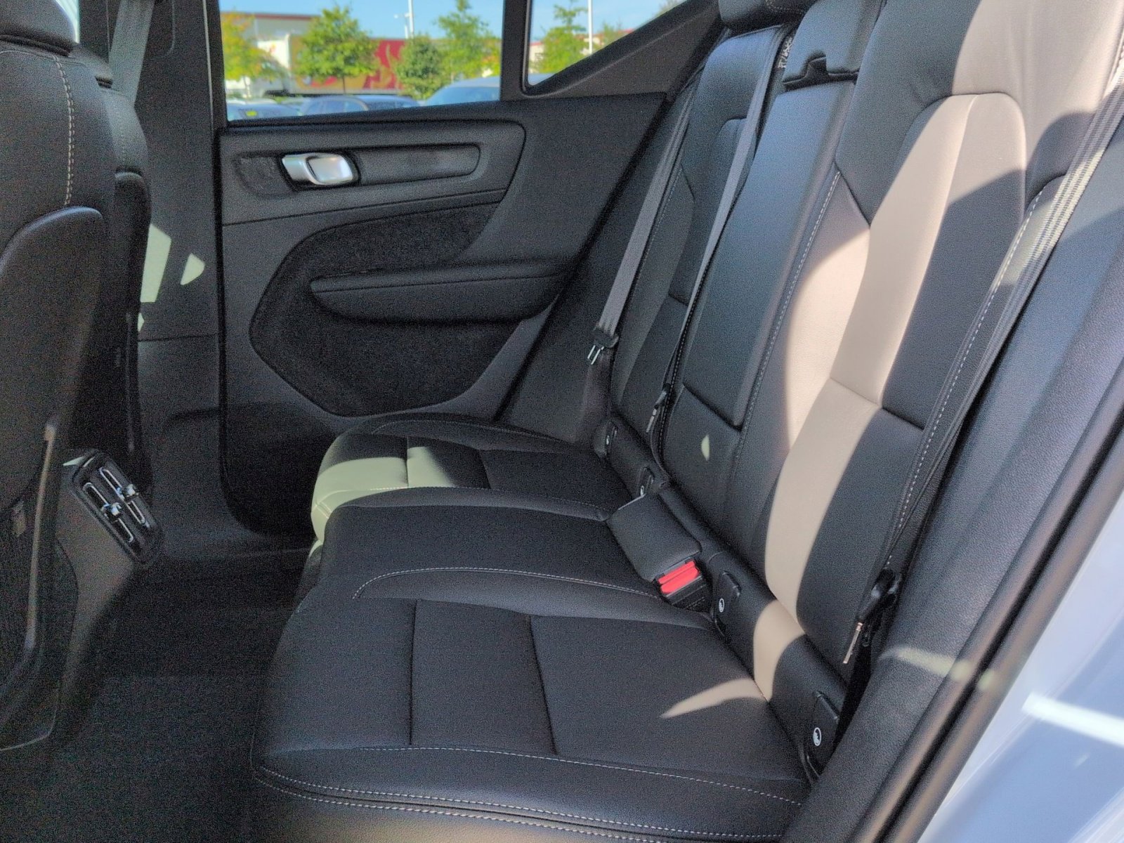 New 2026 Volvo XC40 B5 Plus w/ Protection Package Premier image 25