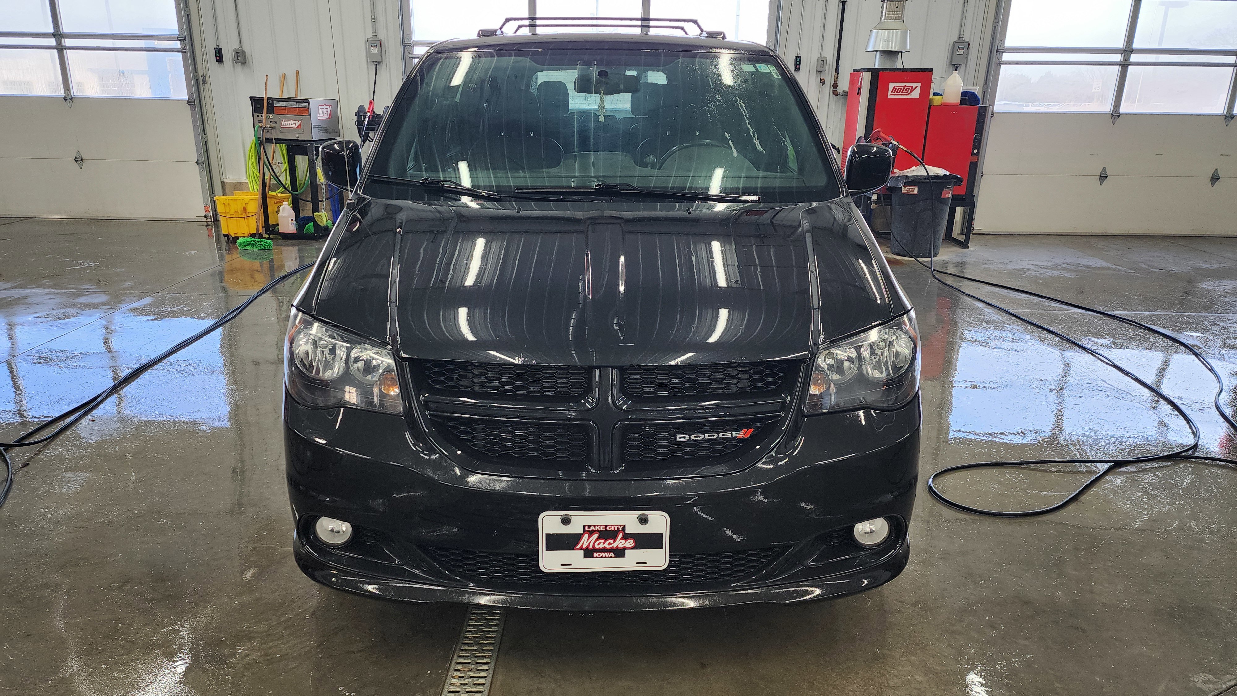 Used 2018 Dodge Grand Caravan GT image 2