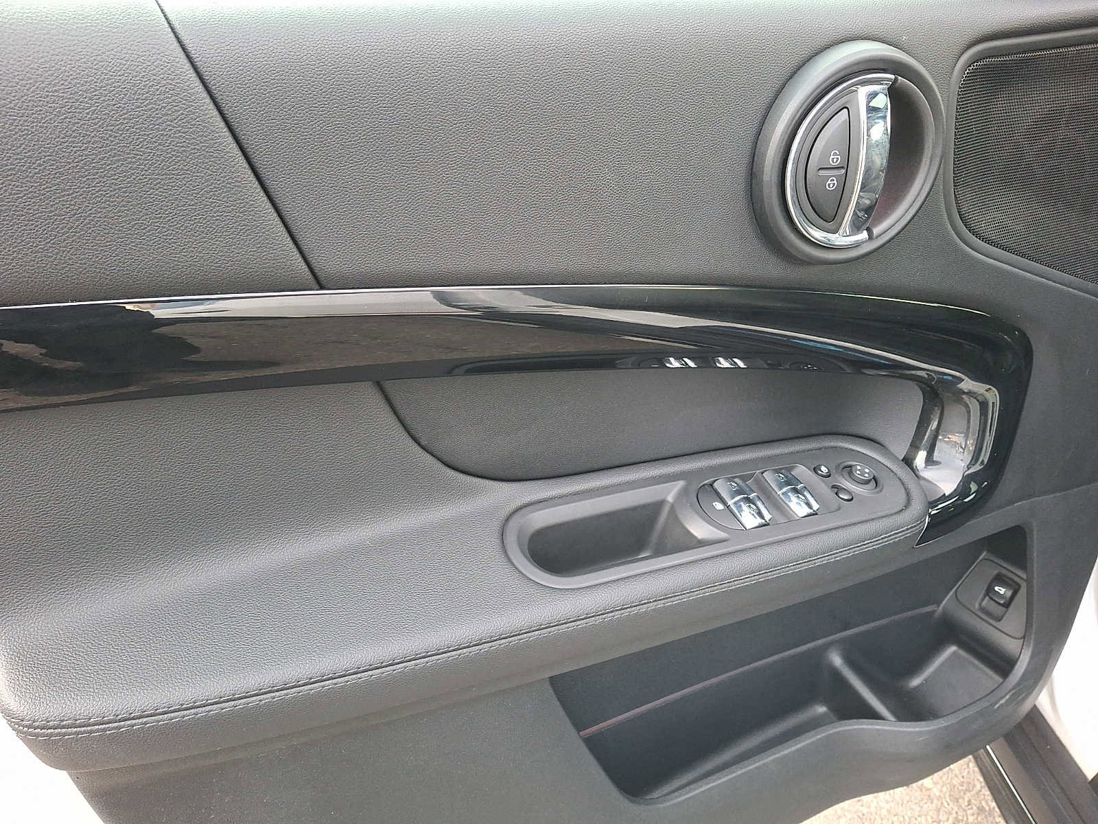 Certified 2023 MINI Cooper Countryman John Cooper Works image 9