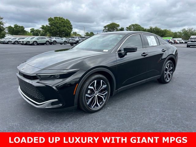 Used 2023 Toyota Crown XLE image 3